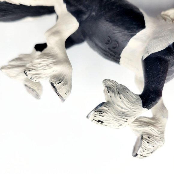 Safari Black & White Streaming Light Running Gypsy Vanner Horse Figure 2010 6" - Picture 9 of 10